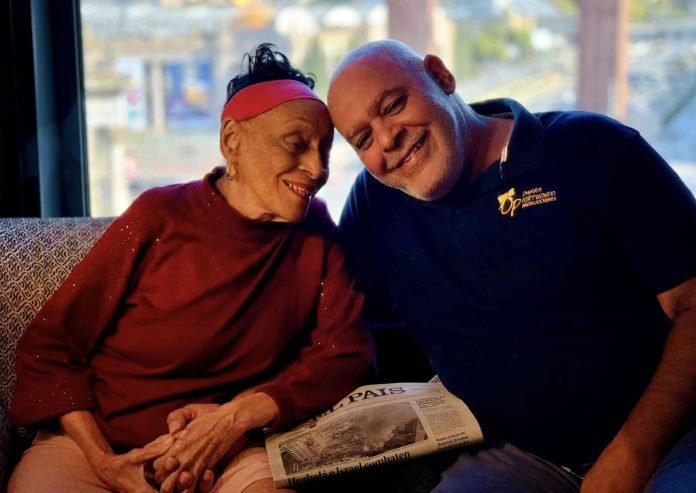 Omara y su hijo Ariel Jiménez Portuondo explicaron en redes sociales el por qué de su despedida.